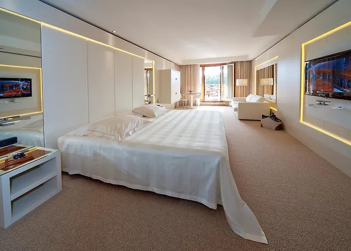 Cocca Royal Thai Hotel