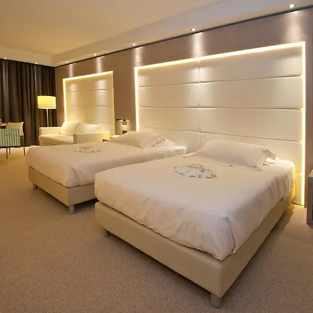 Отель Cocca Royal Thai 4*