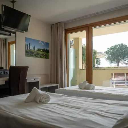 Cocca Royal Thai Hotell Sarnico